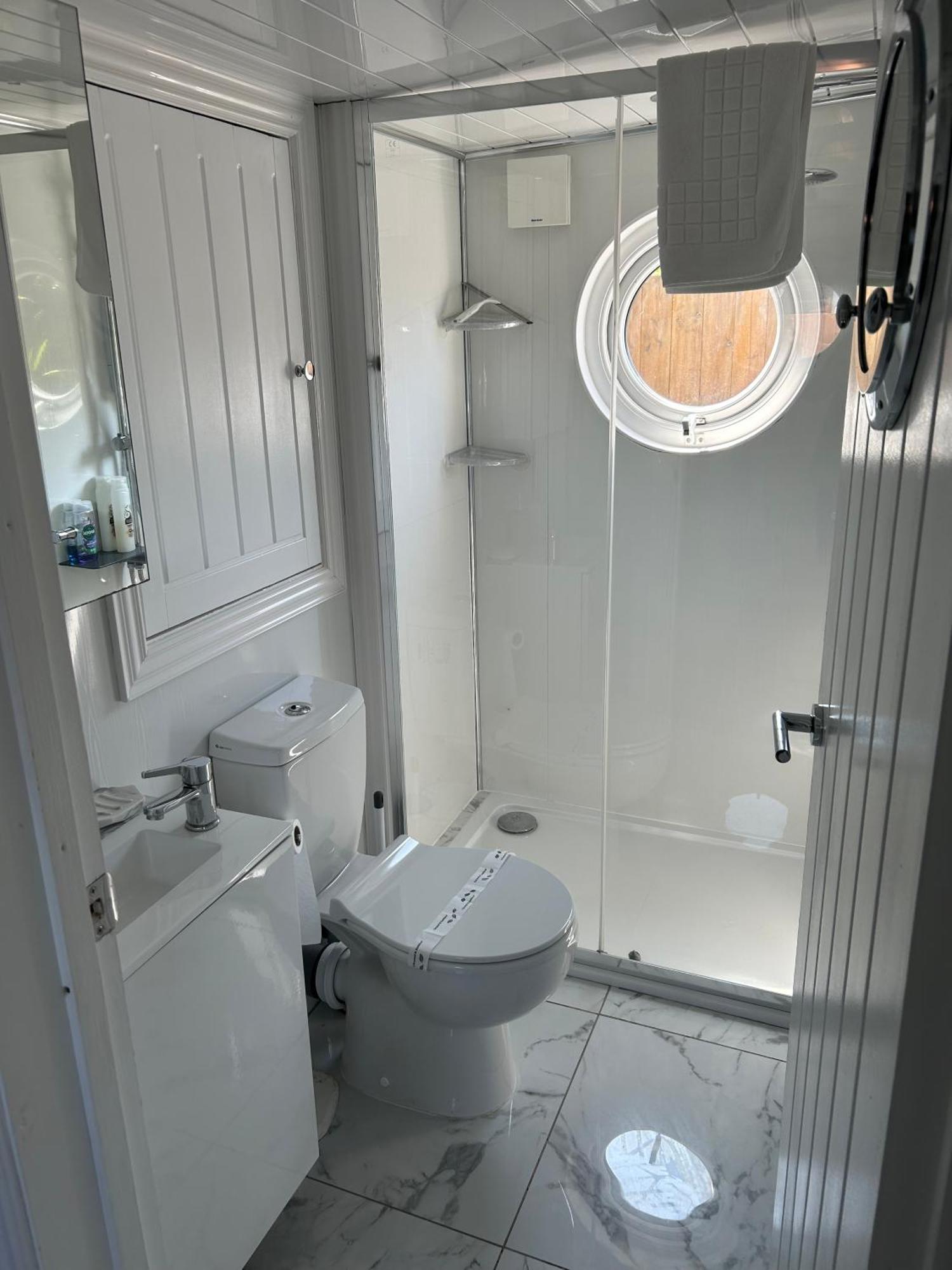 Апартаменты 2 Bedroom With Sea Views *