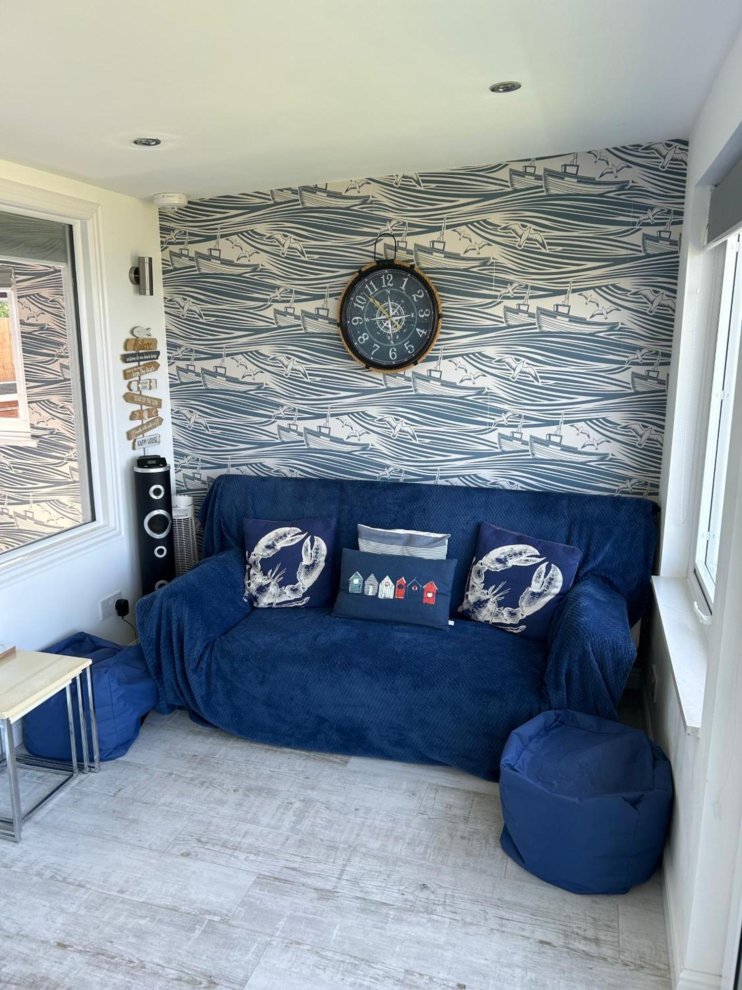 Apartment 2 Bedroom With Sea Views *