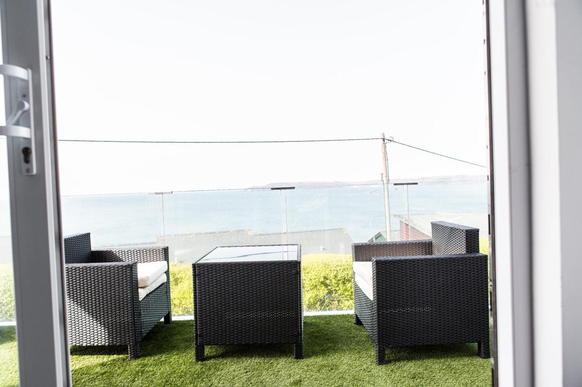 2 Bedroom With Sea Views Апартаменты